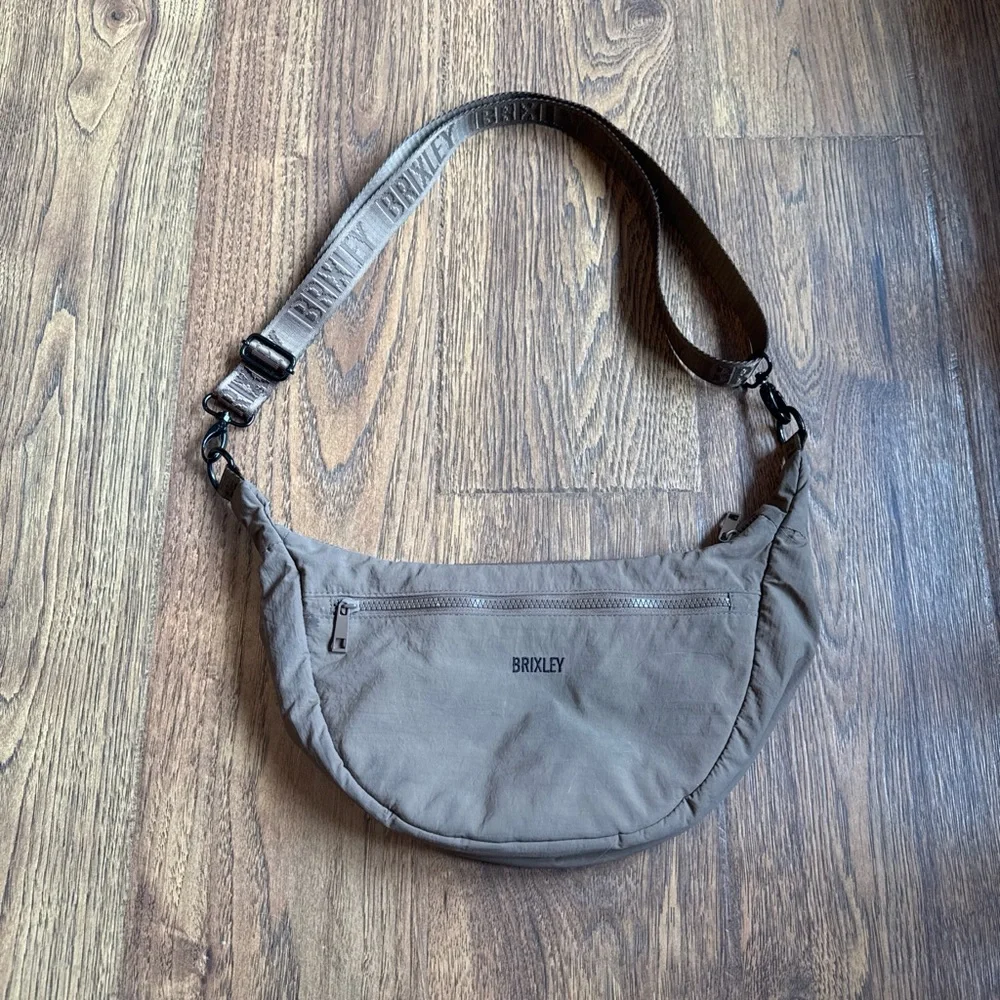 Brixley Mocha Crescent Bag - Picture 3 of 8